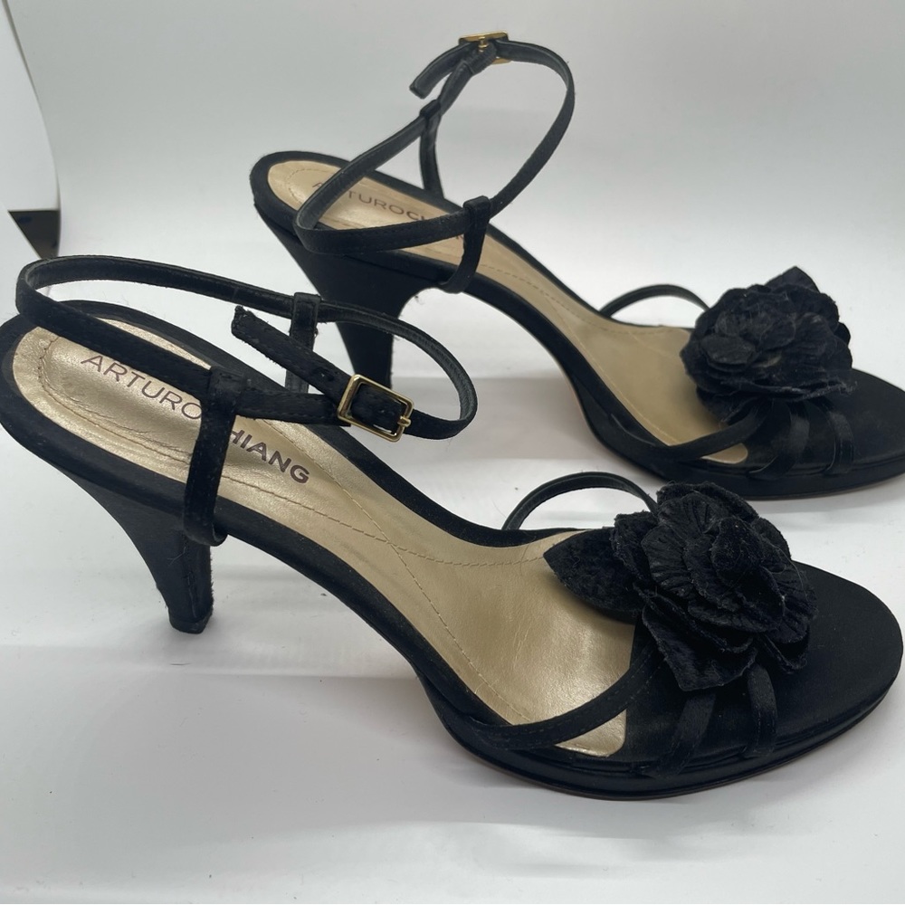 Arturo Chiang heels